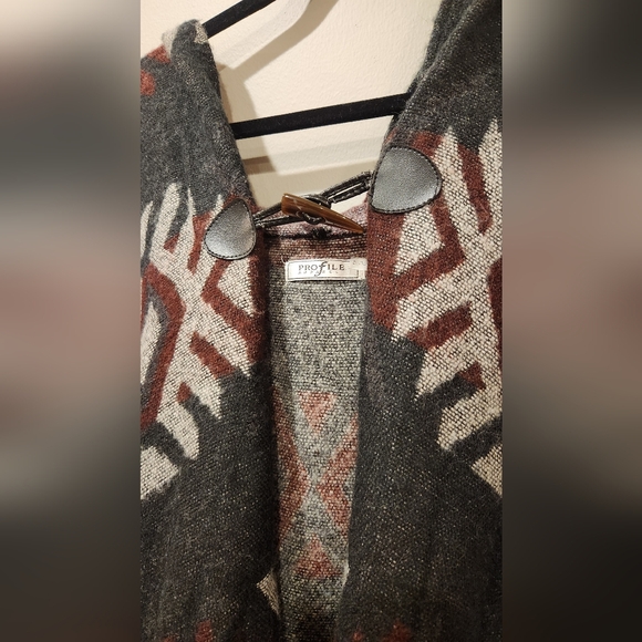 PROFILE APPAREL Hooded Sweater Poncho - Picture 4 of 4